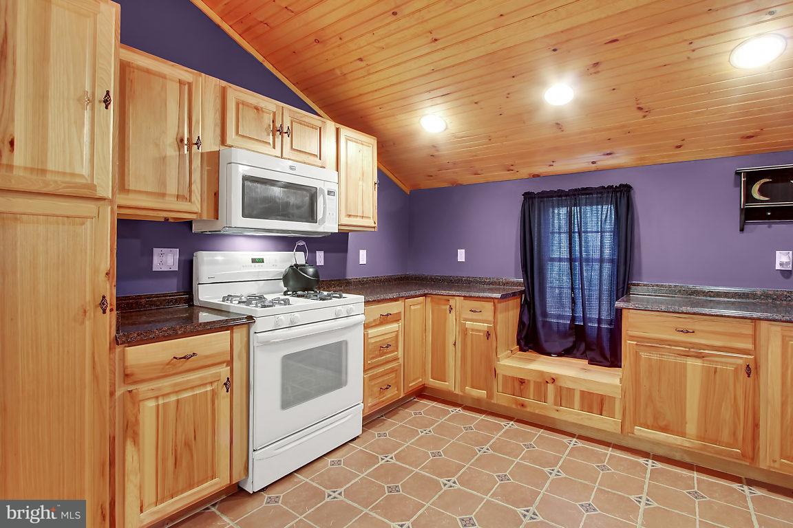509 River Road Delta, PA 17314 - Photo 9 of 26 Kitchen