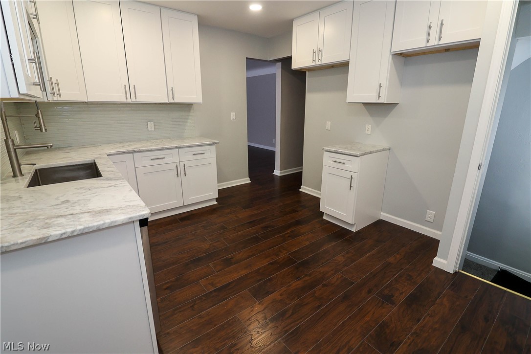 4014 Stonehaven Road Cleveland, OH 44121 - Photo 7 of 35