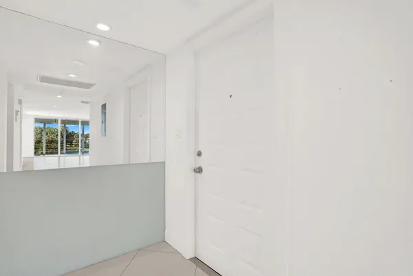 $2,500 | 804 Cypress Boulevard, Unit 301, Pompano Beach, FL 33069