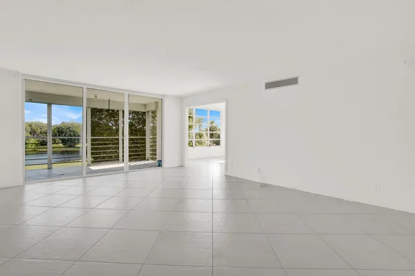 $2,500 | 804 Cypress Boulevard, Unit 301, Pompano Beach, FL 33069