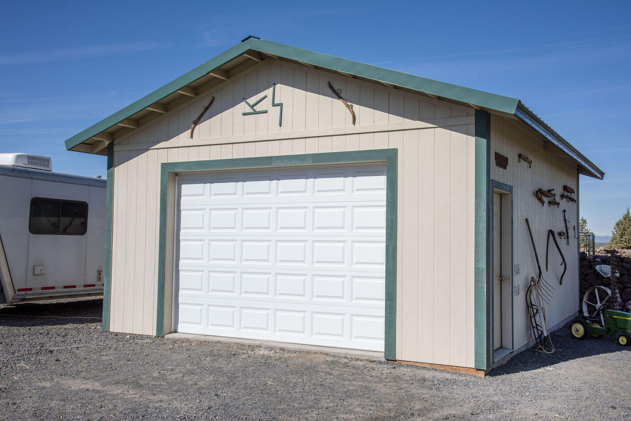 2441 Minson Road Powell Butte, OR 97753 - Photo 16 of 45 29-web-or-mls-DSC_7358