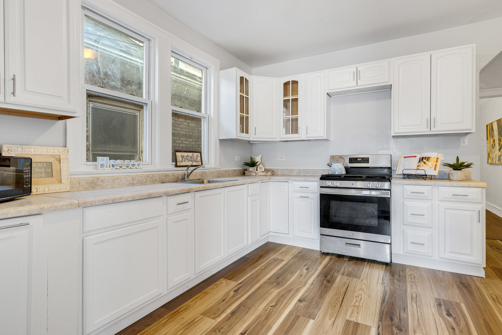 1833 Ridgeland Avenue Berwyn, IL 60402 - Photo 8 of 27