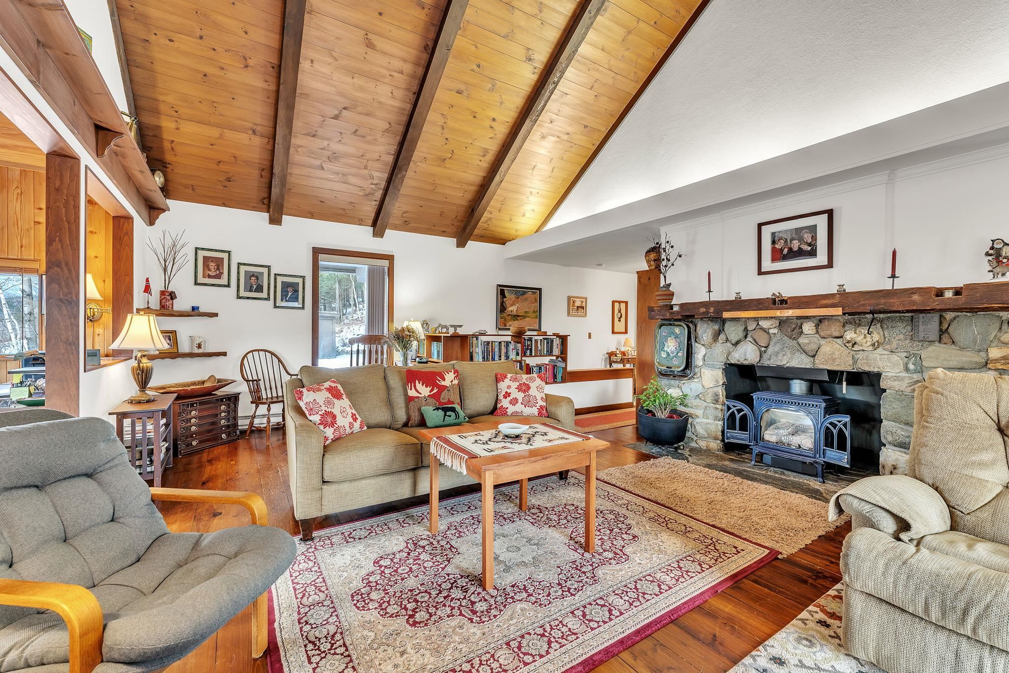 352 Bragg Hill Road Fayston, VT 05673 - Photo 4 of 59