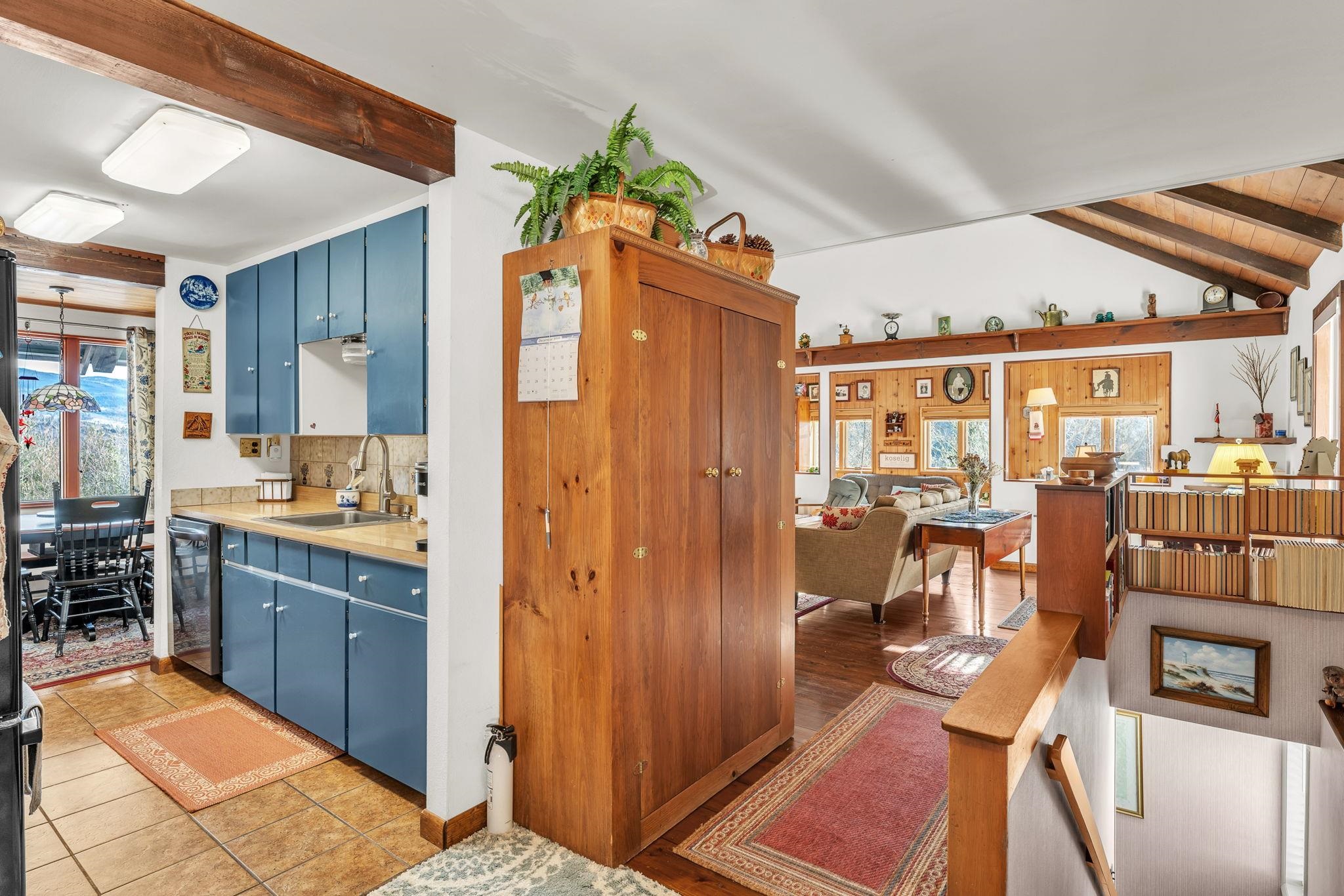 352 Bragg Hill Road Fayston, VT 05673 - Photo 10 of 59