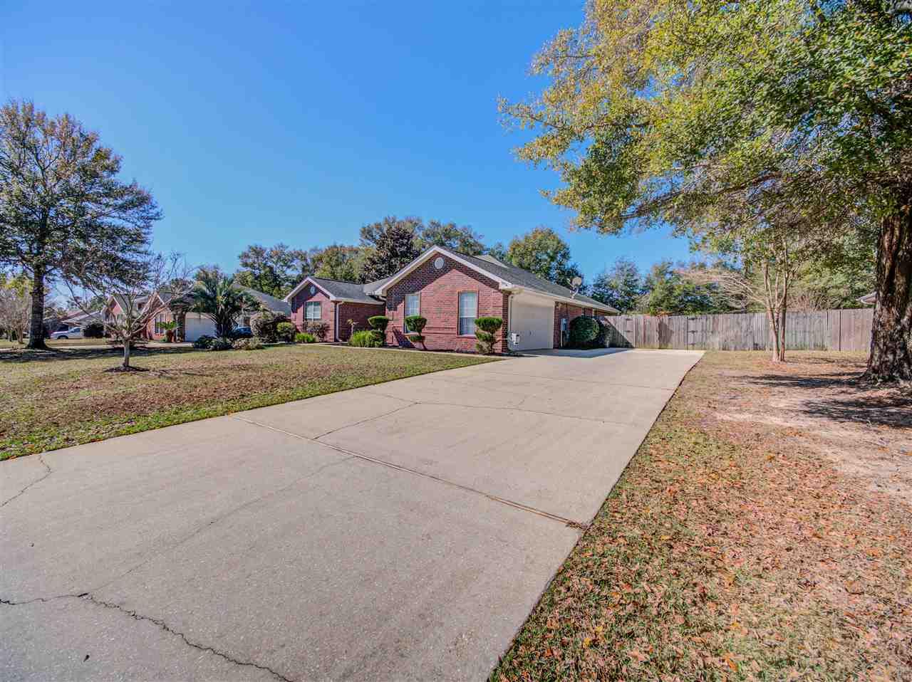 5934 Ridgeview Drive Milton, FL 32570 - Photo 43 of 43 Side Entrance Garage