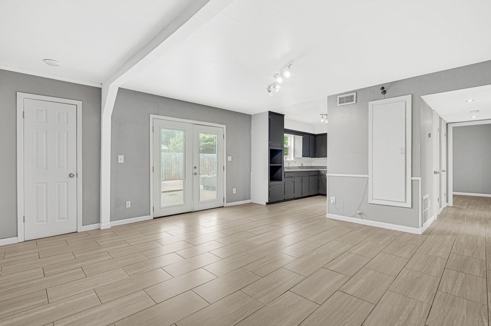 7839 Fondren Road Houston, TX 77074 - Photo 7 of 33
