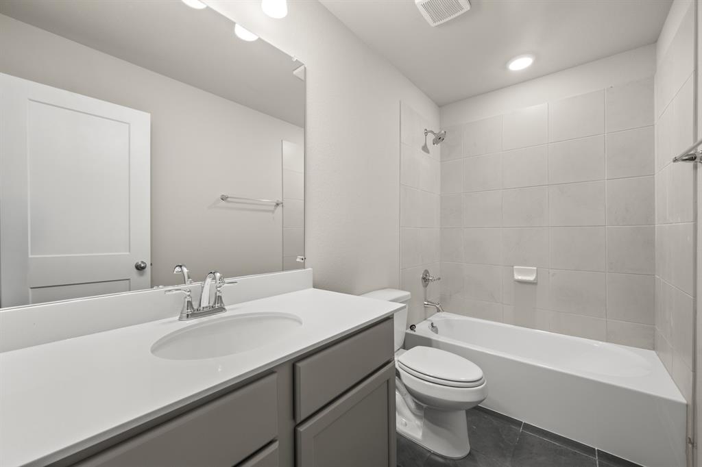 608 Godley Ranch Godley, TX 76044 - Photo 24 of 40 608 Godley Ranch- Bathroom-2