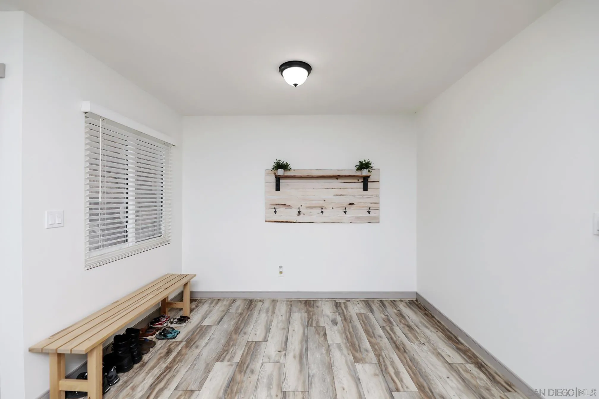 13134 Acton Avenue Poway, CA 92064 - Photo 17 of 37 a view of kitchen