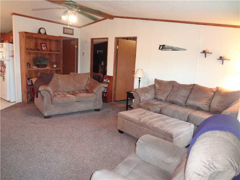 788 Fox Road New Castle, PA 16101 - Photo 4 of 13 Living Room.
