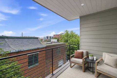 $1,135,000 | 118 B Street, Unit 209, Boston, MA 02127
