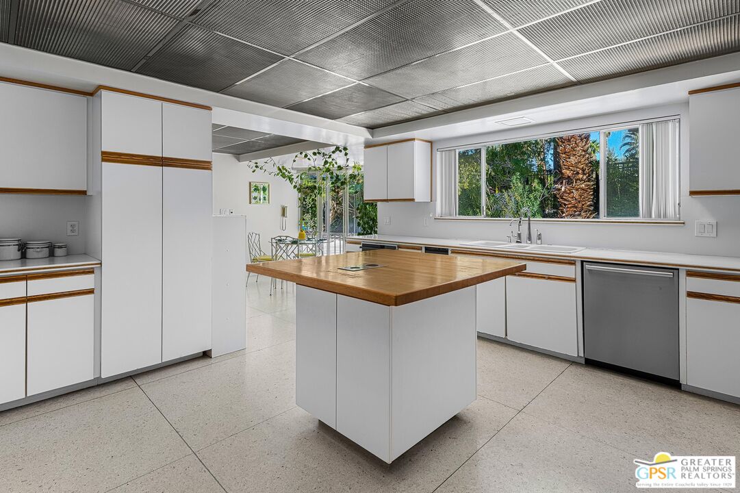 690 West Stevens Road Palm Springs, CA 92262 - Photo 16 of 35