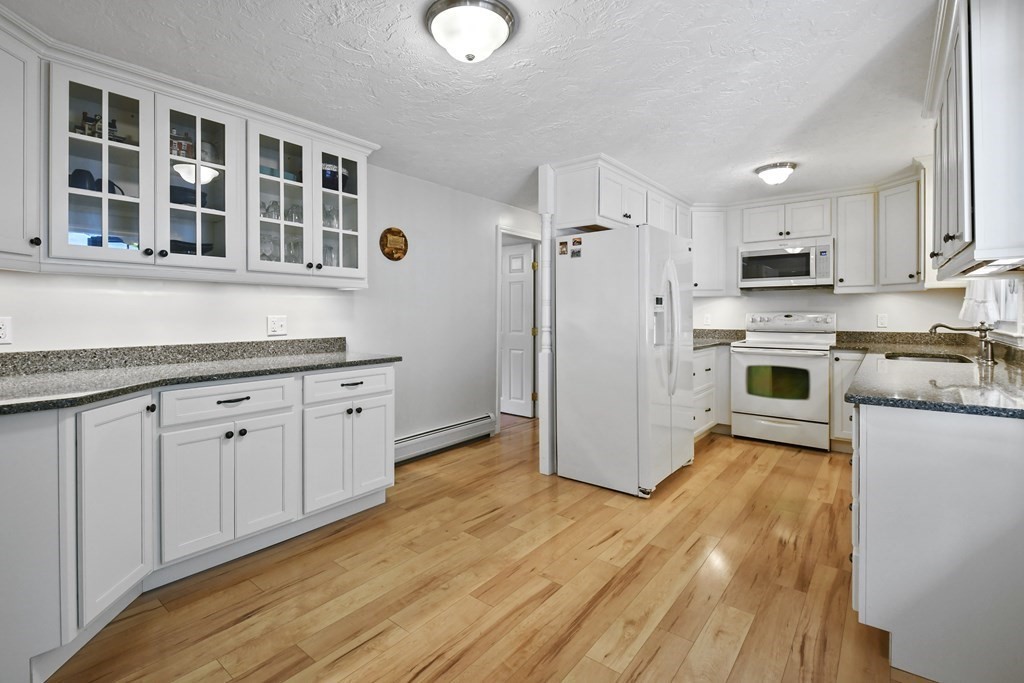 12 Edith Lane Rutland, MA 01543 - Photo 5 of 30