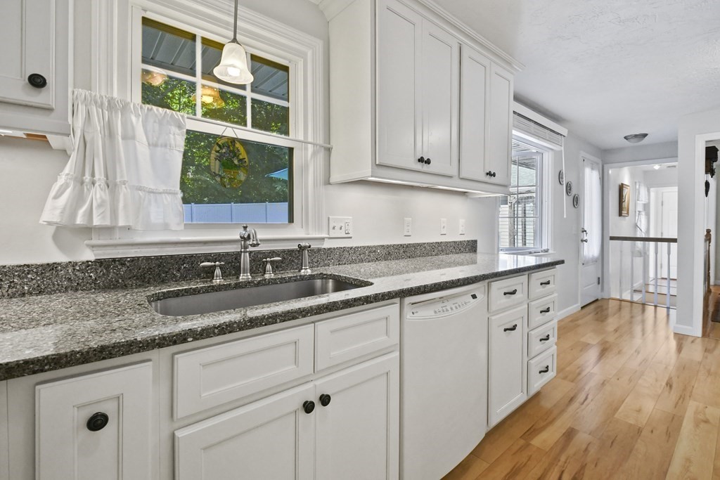 12 Edith Lane Rutland, MA 01543 - Photo 6 of 30