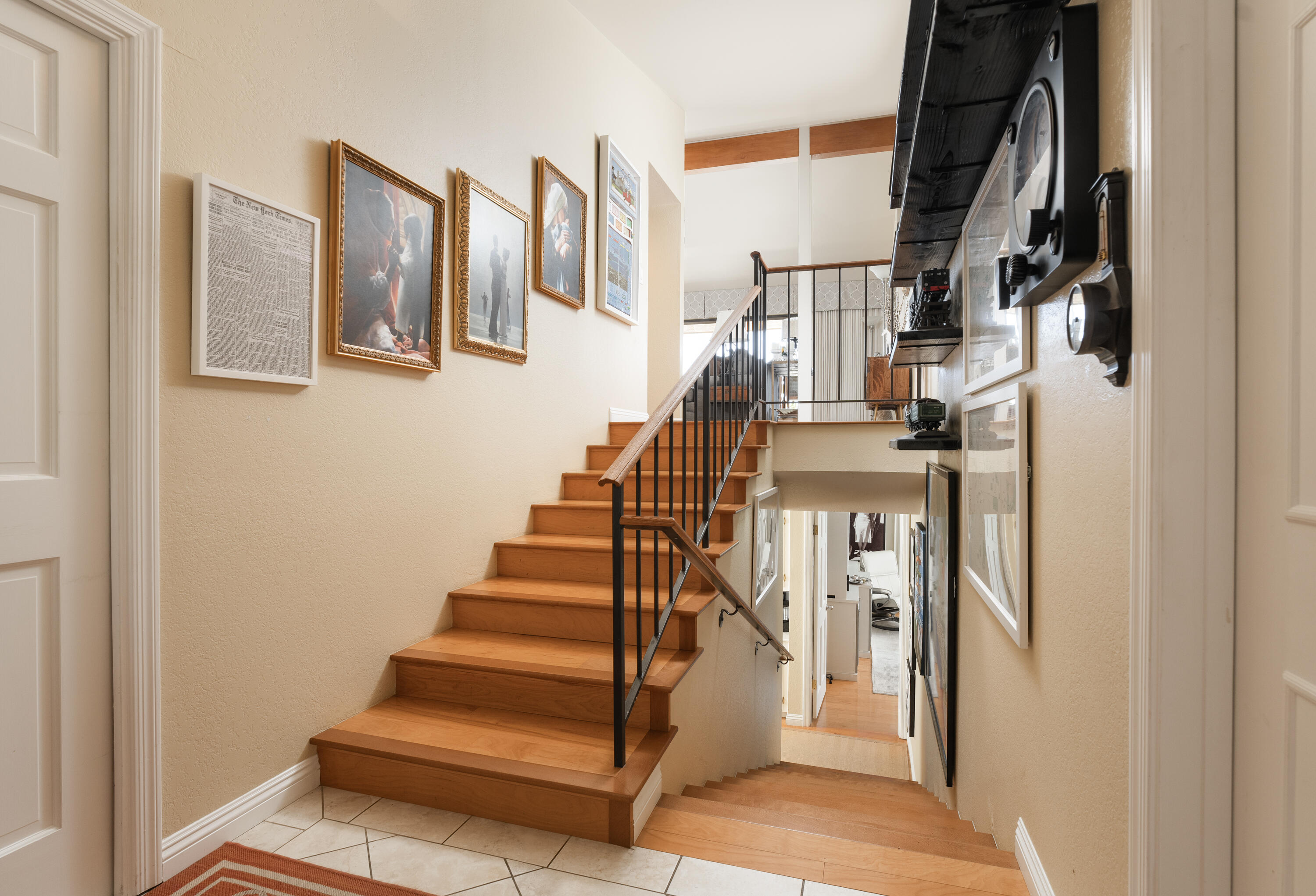 823 Via Granada Santa Barbara, CA 93103 - Photo 10 of 22 a view of entryway and hall