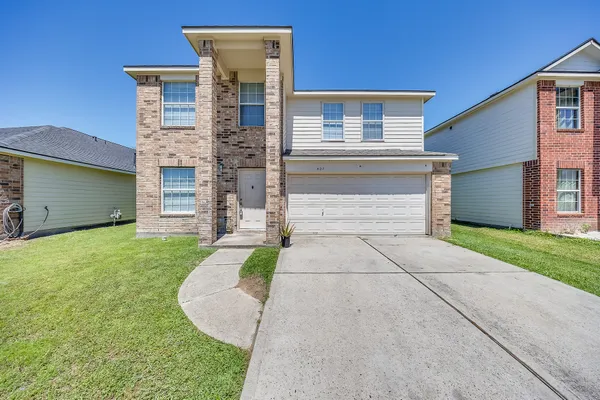 $2,100 | 627 Regal Hollow Lane, Houston, TX 77073