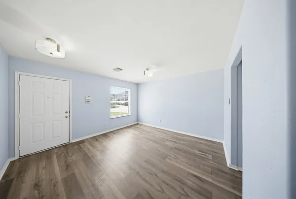 $2,100 | 627 Regal Hollow Lane, Houston, TX 77073