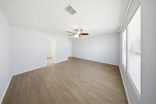 $2,100 | 627 Regal Hollow Lane, Houston, TX 77073