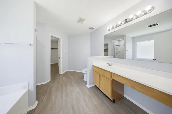 $2,100 | 627 Regal Hollow Lane, Houston, TX 77073