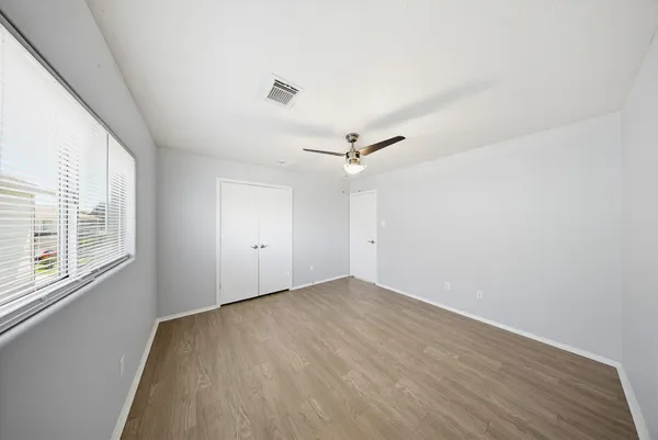 $2,100 | 627 Regal Hollow Lane, Houston, TX 77073