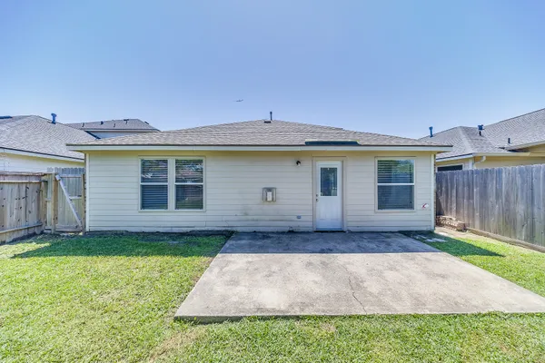 $2,100 | 627 Regal Hollow Lane, Houston, TX 77073