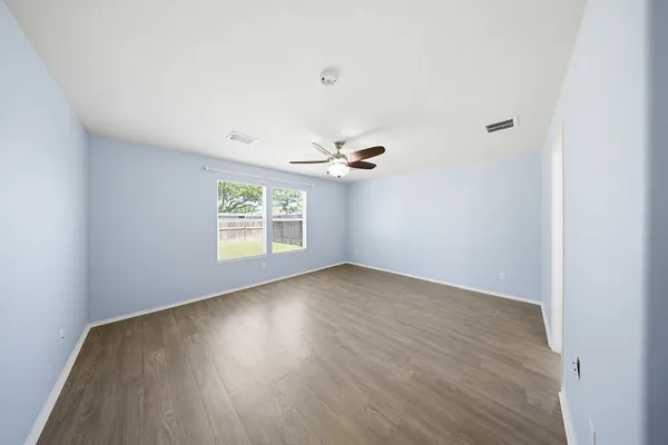 $2,100 | 627 Regal Hollow Lane, Houston, TX 77073