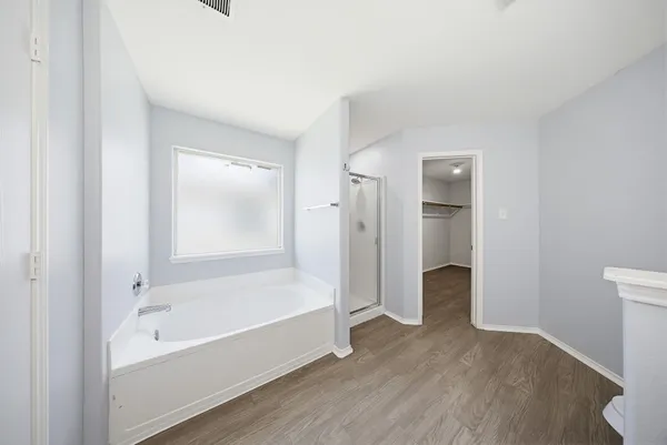 $2,100 | 627 Regal Hollow Lane, Houston, TX 77073