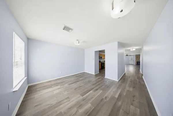 $2,100 | 627 Regal Hollow Lane, Houston, TX 77073