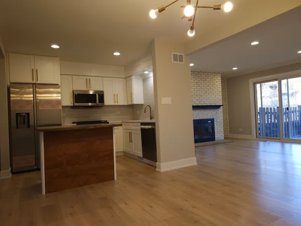 $319,000 | 27 Sorrento Drive, Palos Heights, IL 60463