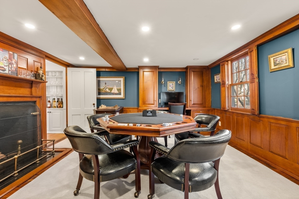 151 Oakland Street Wellesley, MA 02481 - Photo 13 of 42