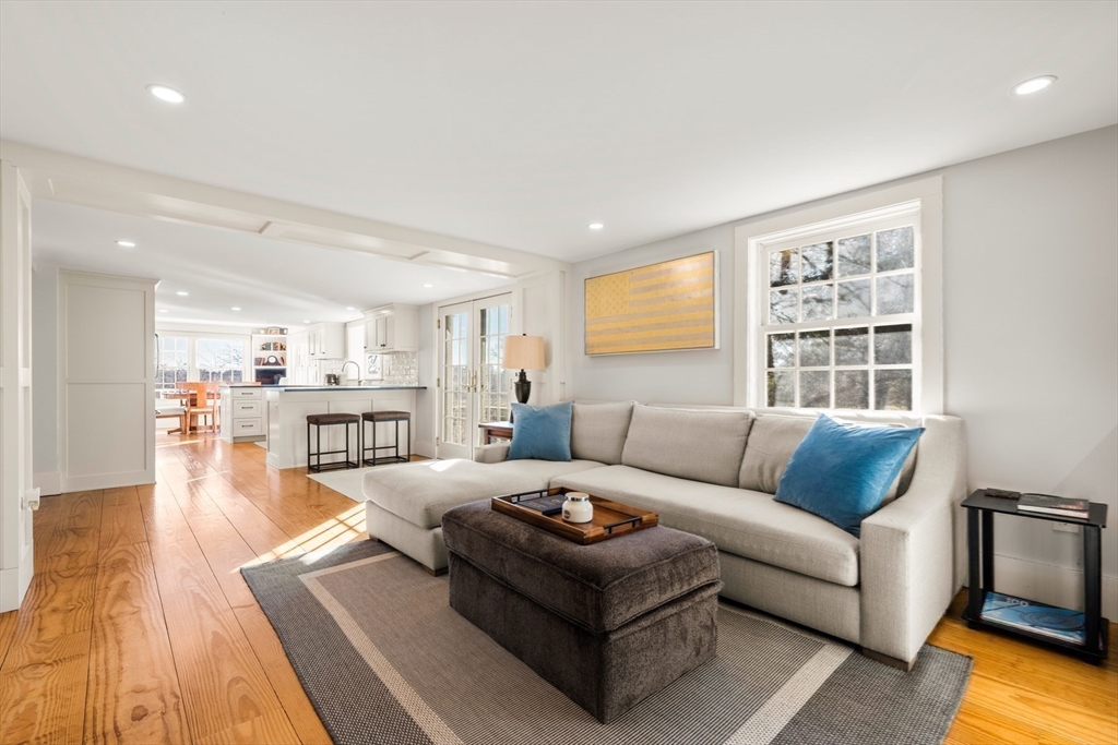 151 Oakland Street Wellesley, MA 02481 - Photo 14 of 42