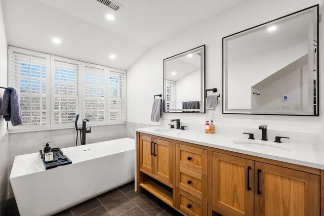 $4,950,000 | 151 Oakland Street, Wellesley, MA 02481