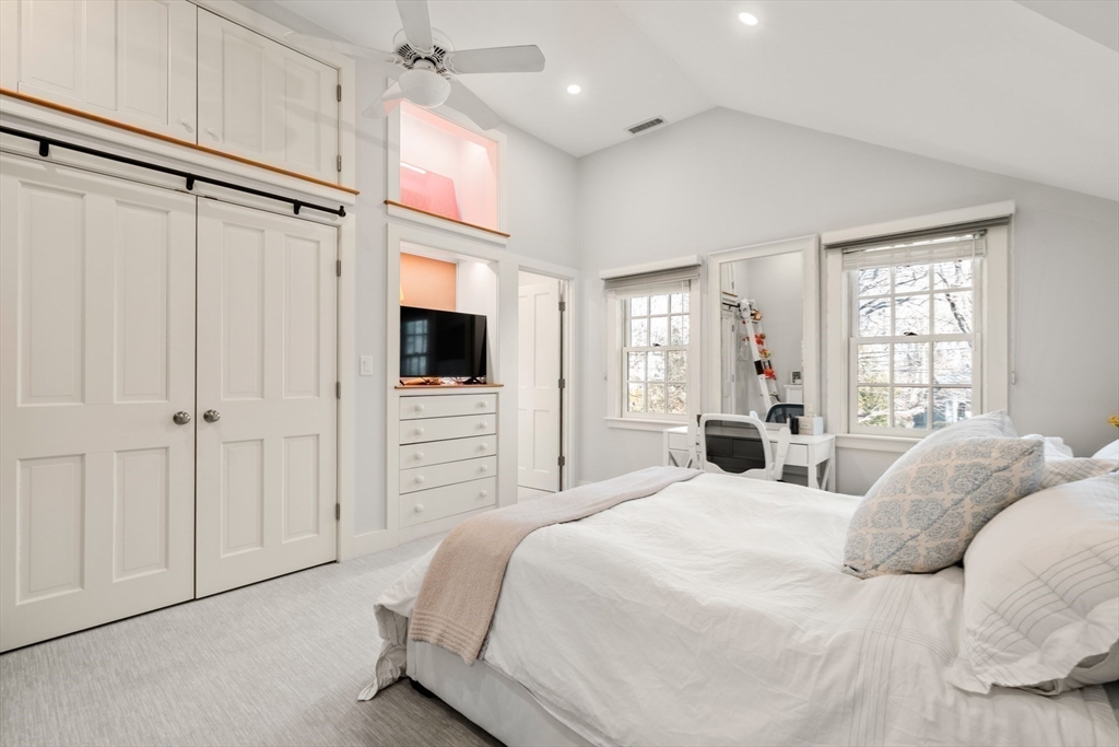 151 Oakland Street Wellesley, MA 02481 - Photo 21 of 42