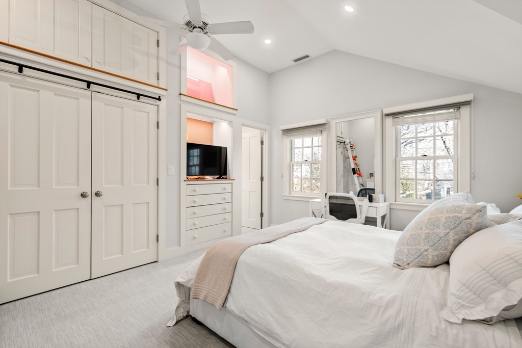 151 Oakland Street Wellesley, MA 02481 - Photo 21 of 42