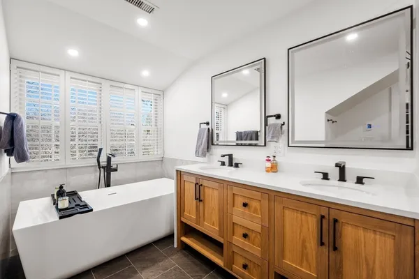 $4,495,000 | 151 Oakland Street, Wellesley, MA 02481