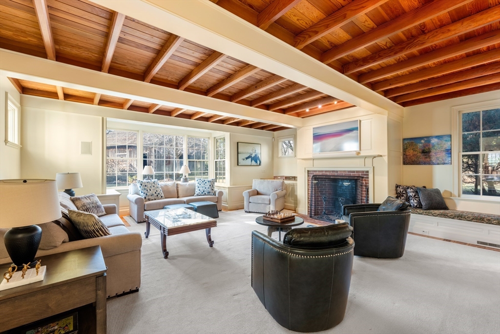 151 Oakland Street Wellesley, MA 02481 - Photo 5 of 42