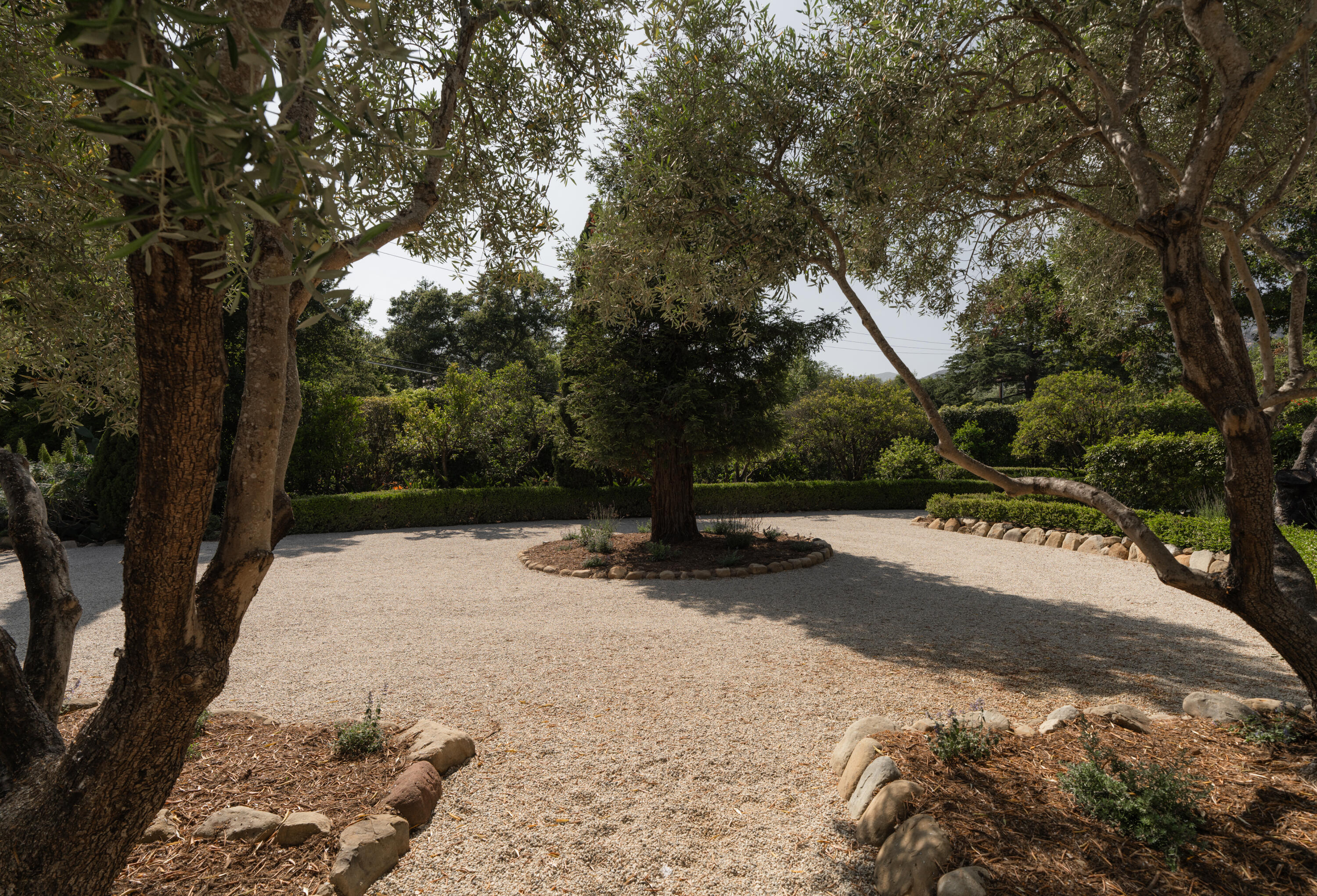 690 San Ysidro Road Montecito, CA 93108 - Photo 39 of 42 Motorcourt