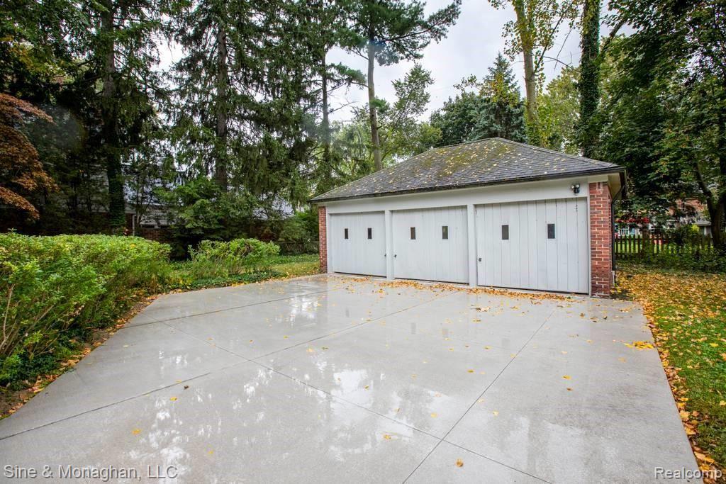 205 Merriweather Road Grosse Pointe Farms, MI 48236 - Photo 31 of 36
