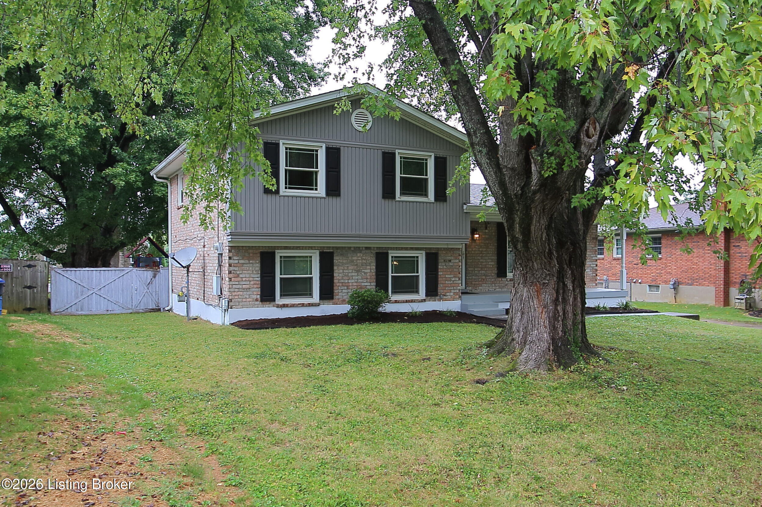 3509 Locklee Road Louisville, KY 40214 - Photo 2 of 53 Front