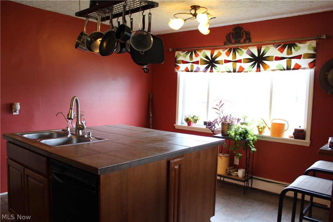 1537 Dock Road Madison, OH 44057 - Photo 11 of 28