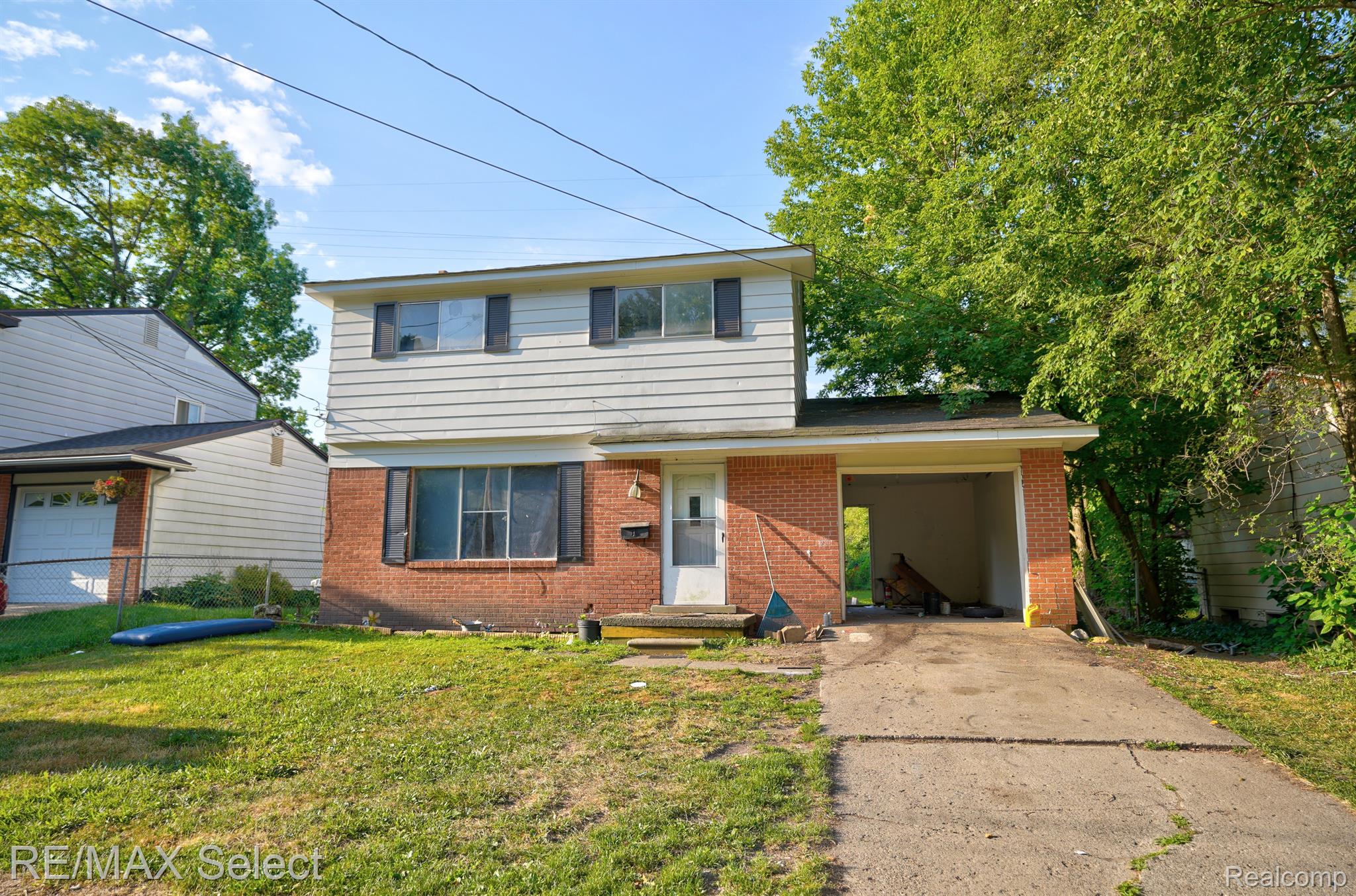 2818 East Pierson Road Flint, MI 48506 - Photo 2 of 6 Gallery Image 2