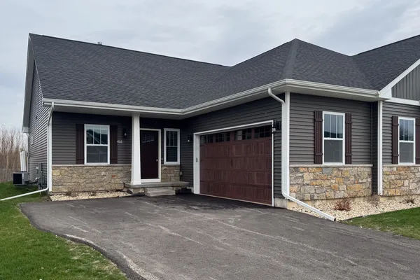 $307,435 | 632 Anjali Court, Unit L, Sycamore, IL 60178