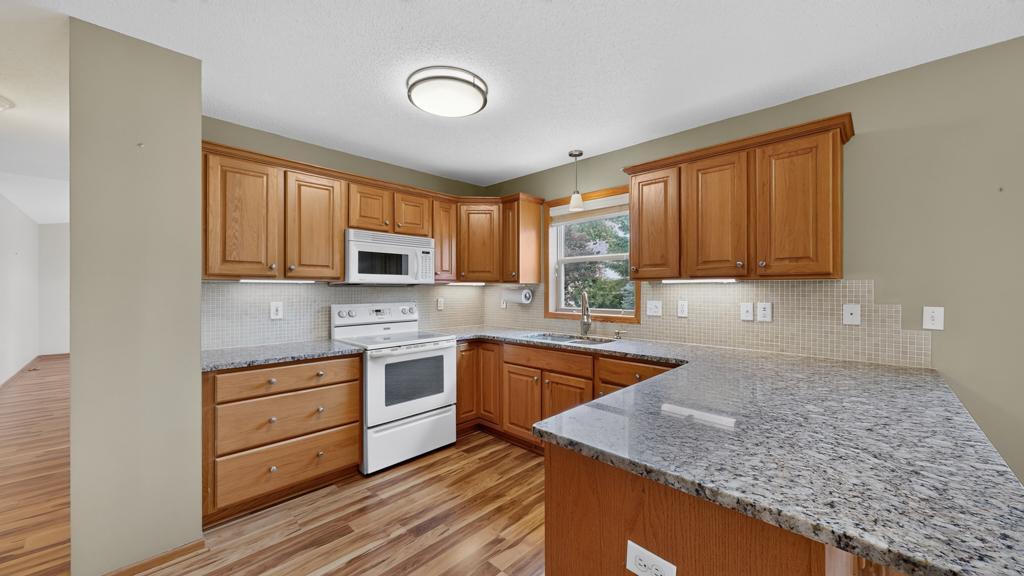 5806 48 Avenue Northwest Rochester, MN 55901 - Photo 14 of 48