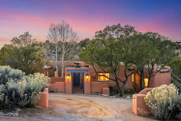 $1,925,000 | 996 Paseo Del Sur, Santa Fe, NM 87501