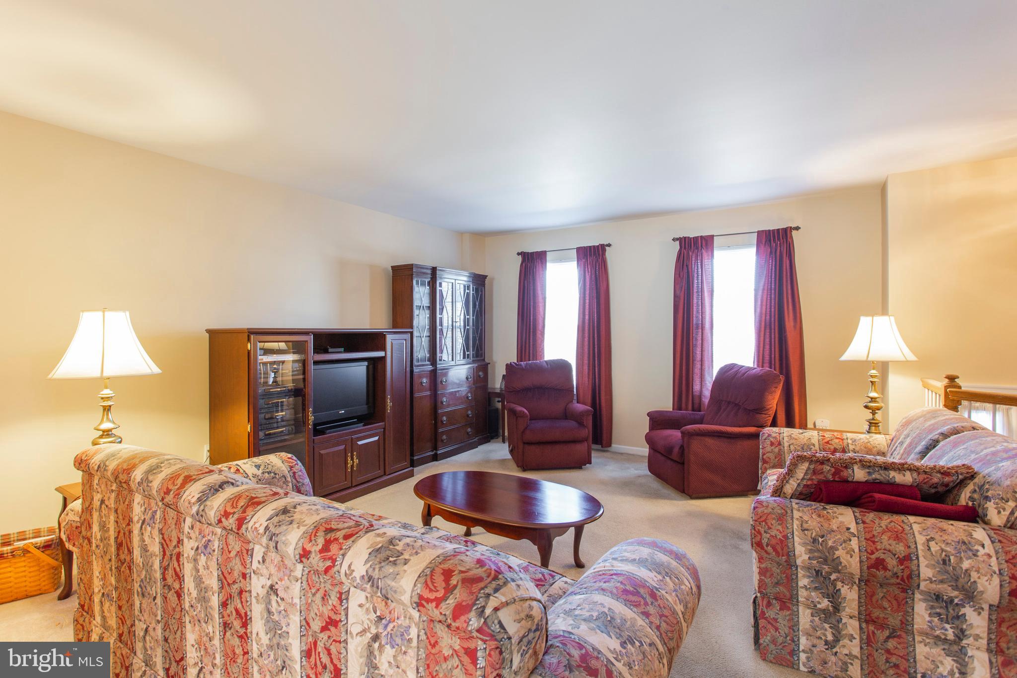 243 Springvalley Way Aston, PA 19014 - Photo 4 of 24 Gallery Image 4