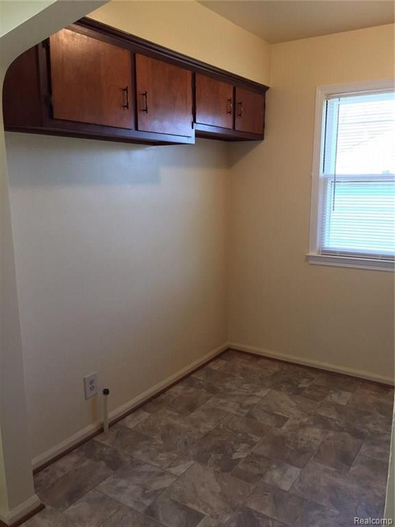 8265 Stephens Center Line, MI 48015 - Photo 7 of 10 Gallery Image 7
