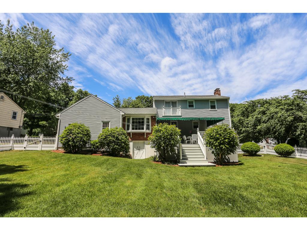 15 Gordon Road Derry, NH 03038 - Photo 2 of 36