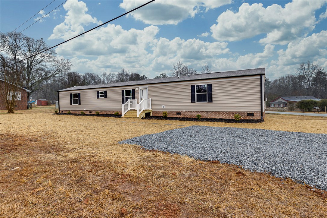 1135 Travis Road Anderson, SC 29626 - Photo 2 of 33