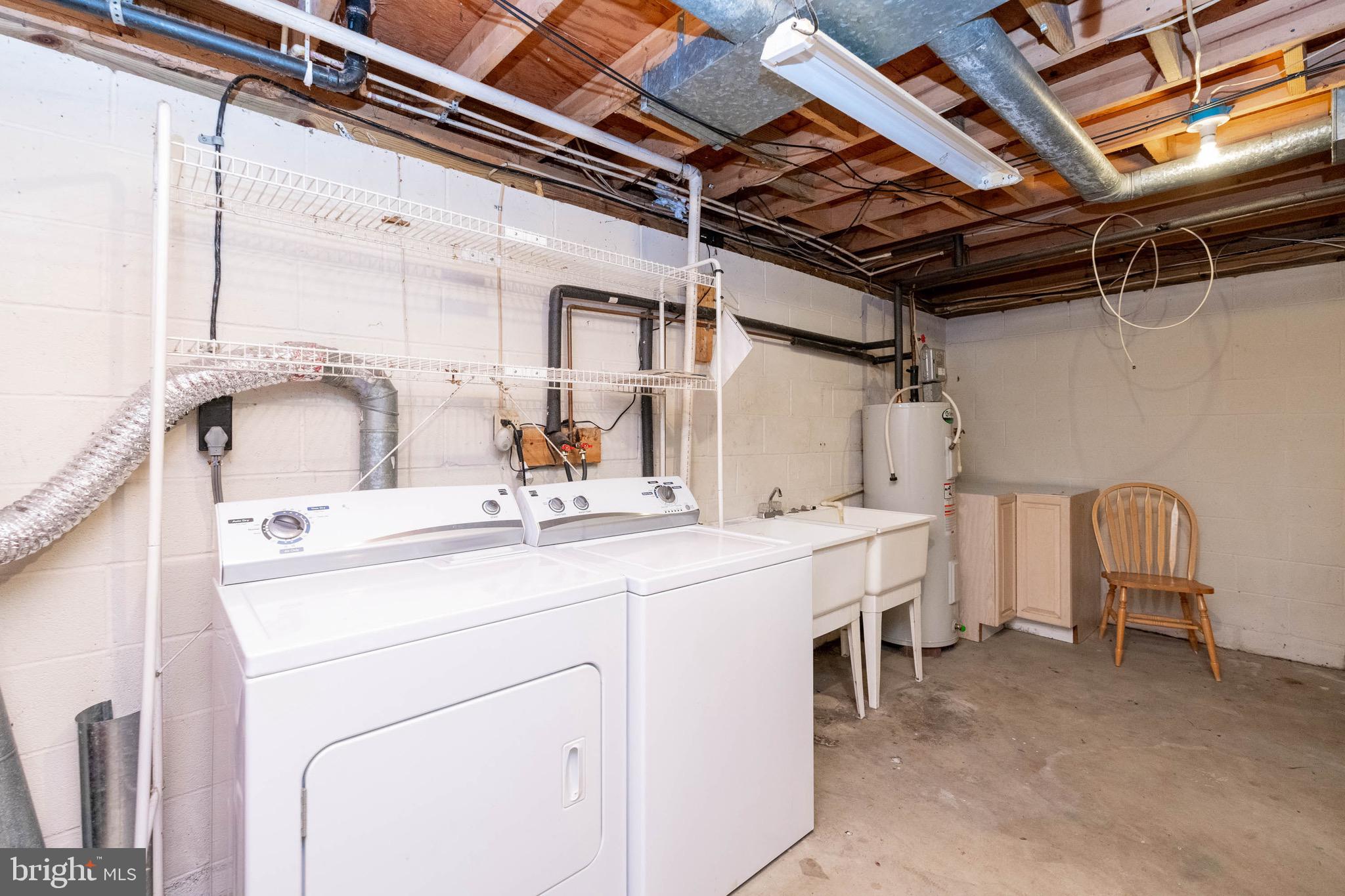 7822 Renshaw Road Pasadena, MD 21122 - Photo 29 of 33 Washer & dryer convey
