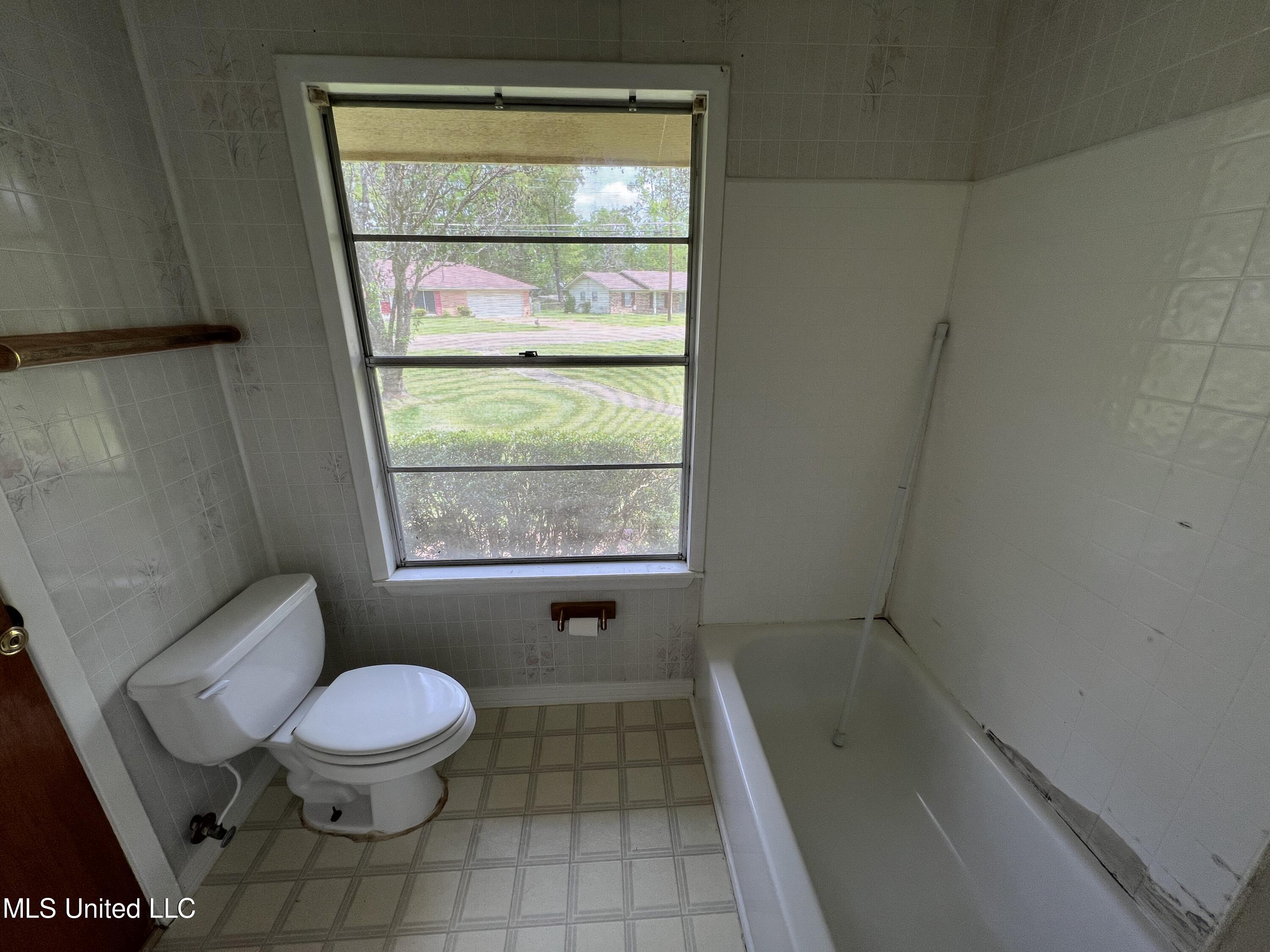 1325 Adkins Boulevard Jackson, MS 39211 - Photo 4 of 17 9E1D780D-FDB8-4495-B0B3-A51DDA8EDB44