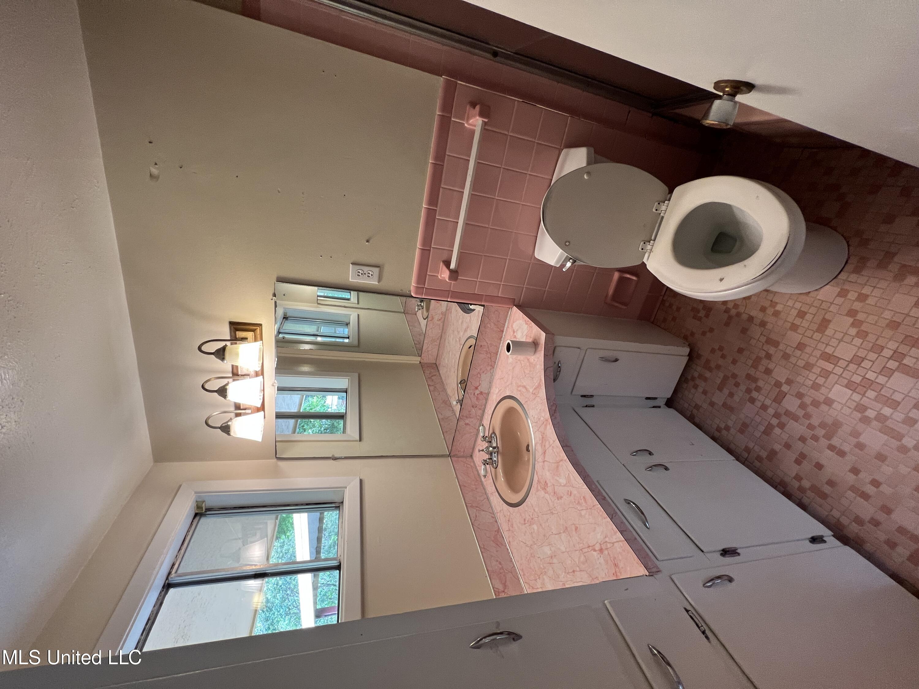 1325 Adkins Boulevard Jackson, MS 39211 - Photo 6 of 17 57E6D0B6-AA25-4357-8302-0A8871FF5617